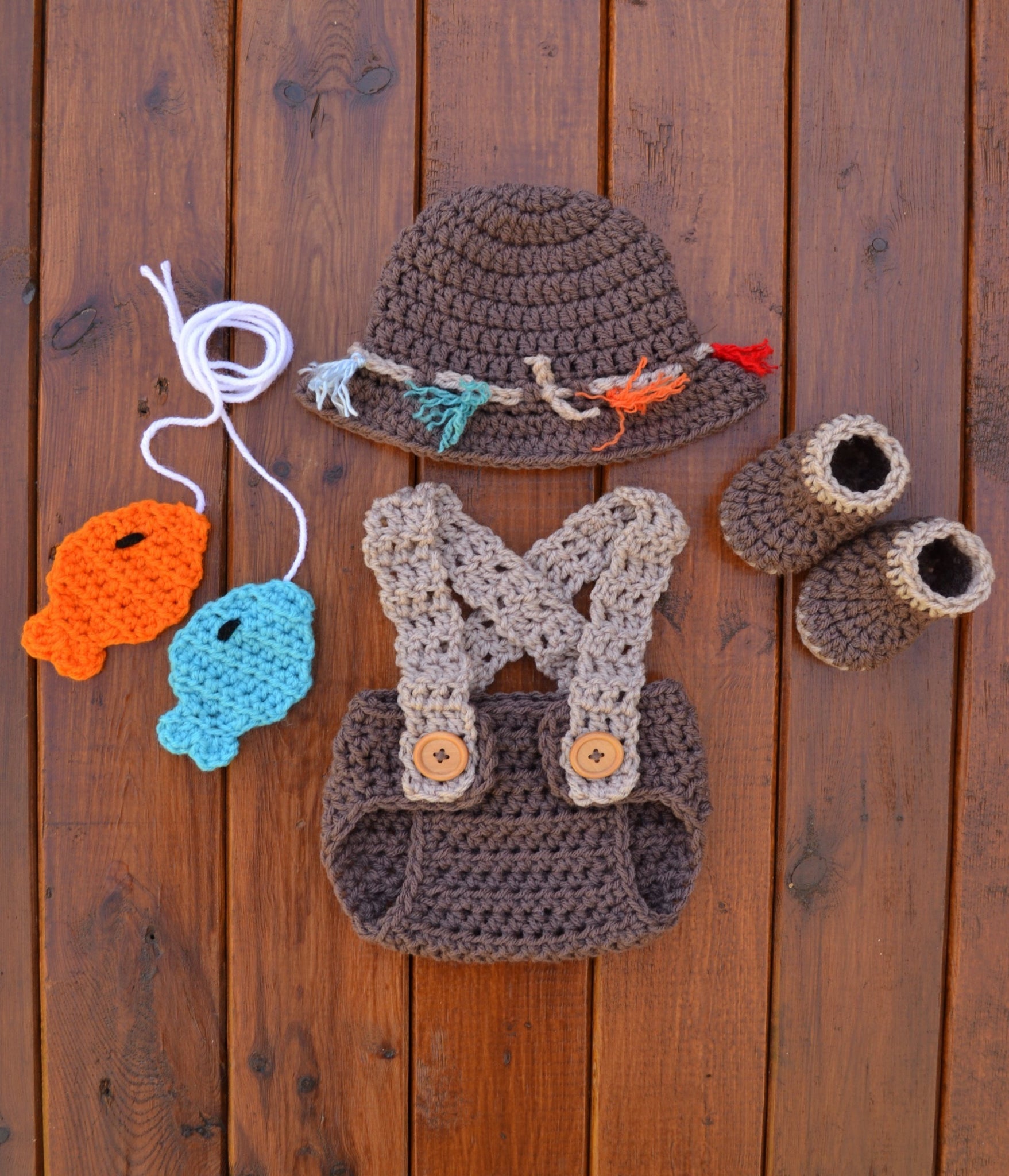 CrochetBabyProps Crochet Fisherman Outfit for Baby Boys Newborn / Green/Beige / Hat+Diaper with Suspenders+2 Fish